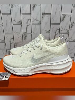 Nike ZoomX Invincible Run Flyknit 3 Running Shoes White Silver Training Womens 6
